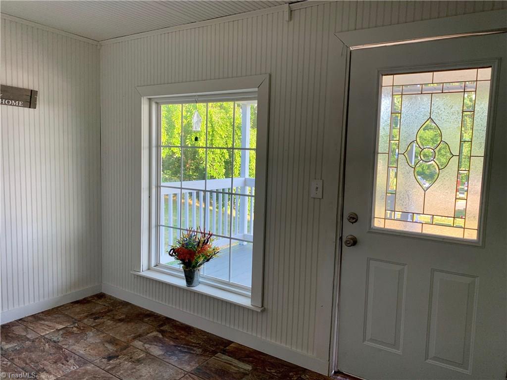 733 Luffman Road Ronda, NC 28670 - Photo 6 of 26 Gallery Image 6