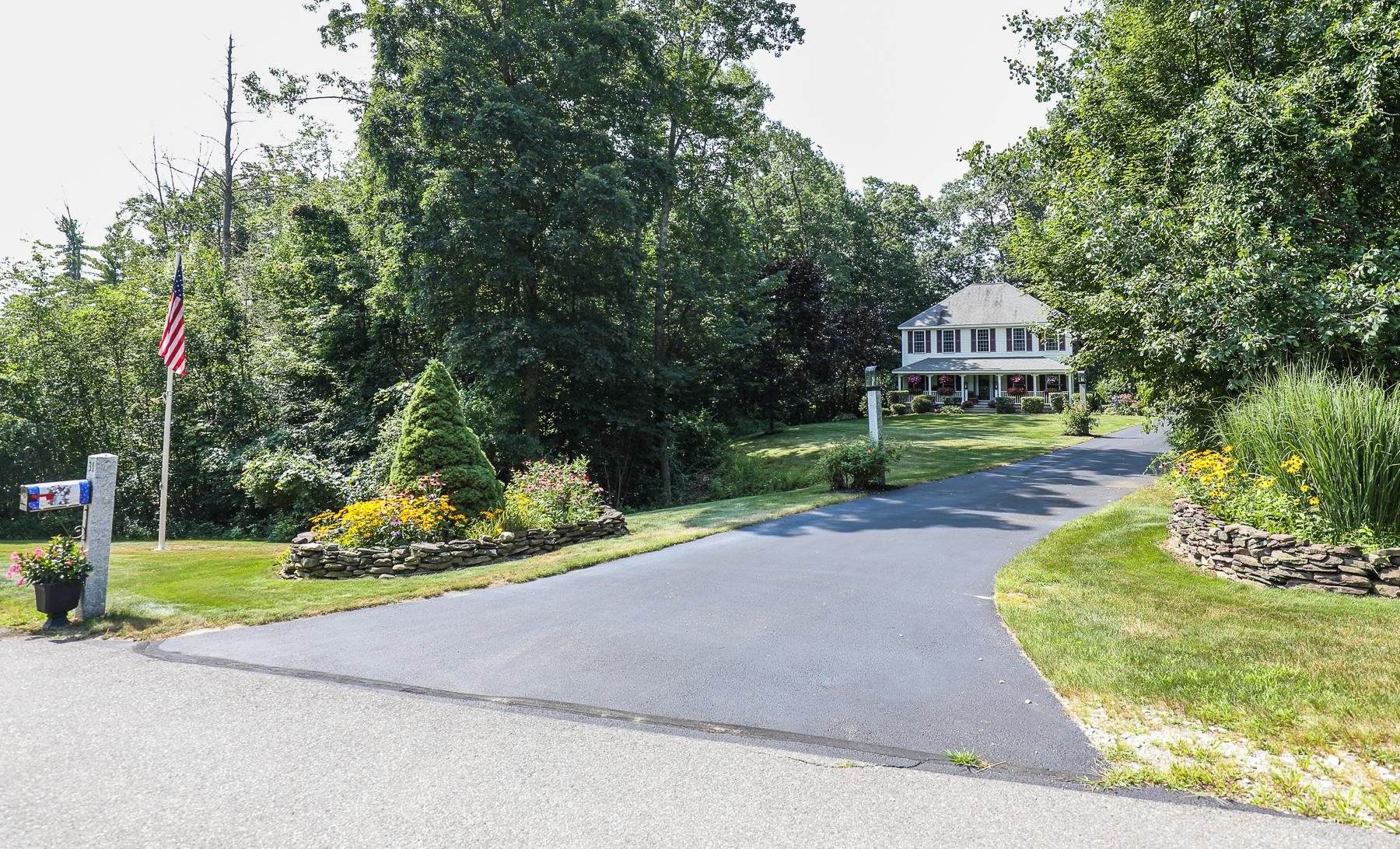 31 Longbrook Road Goffstown, NH 03045 - Photo 2 of 40
