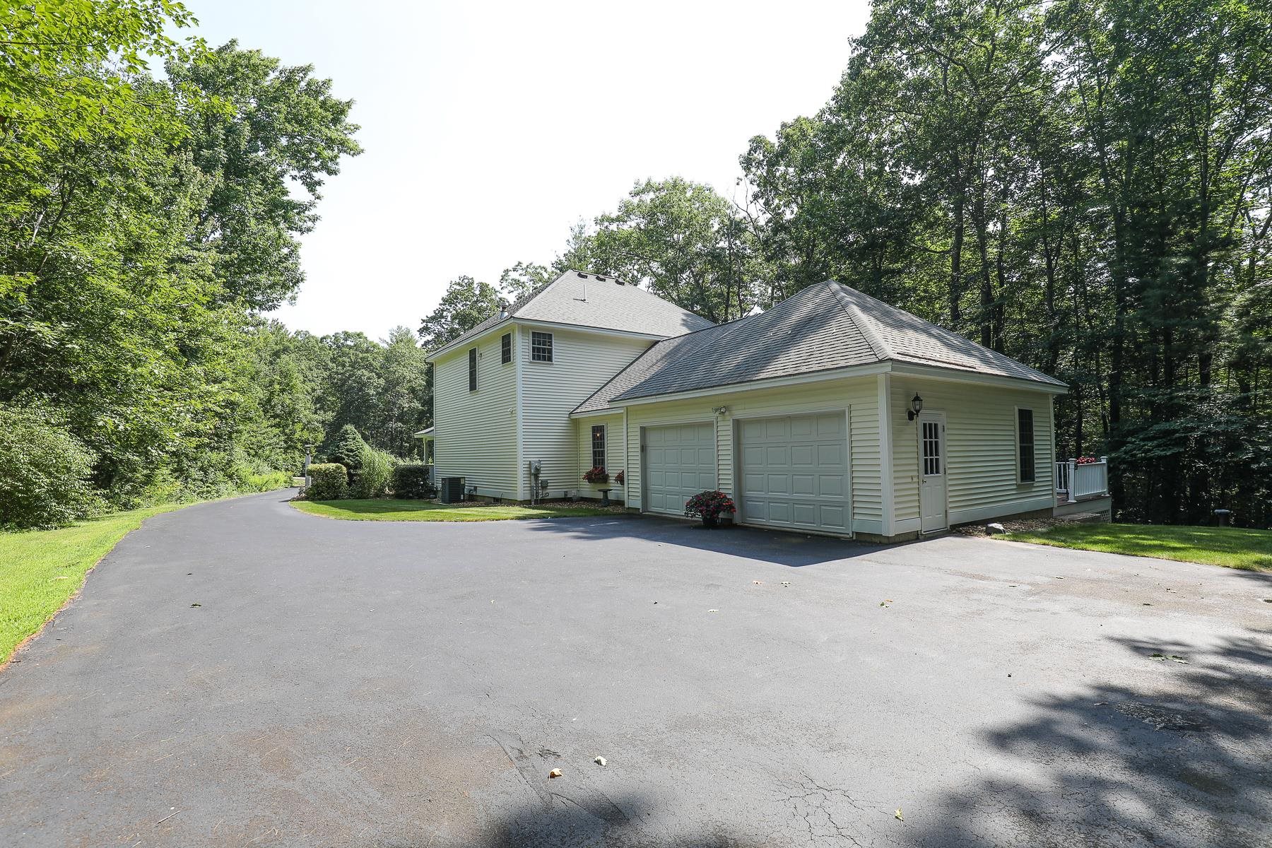 31 Longbrook Road Goffstown, NH 03045 - Photo 3 of 40