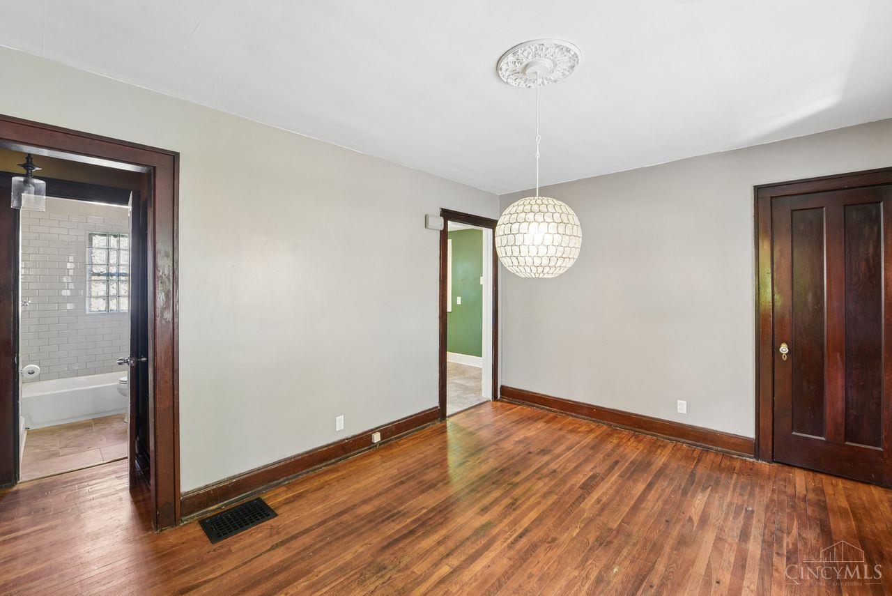 4568 Innes Avenue Cincinnati, OH 45223 - Photo 12 of 40