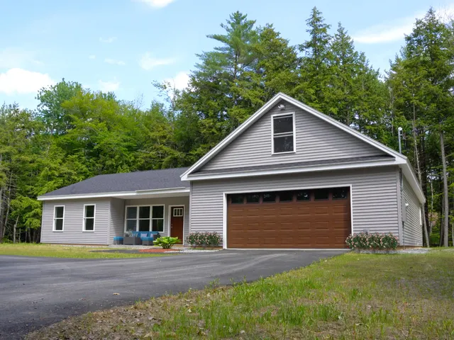 $499,999 | 3 Milligan Circle, Oxford, ME 04270