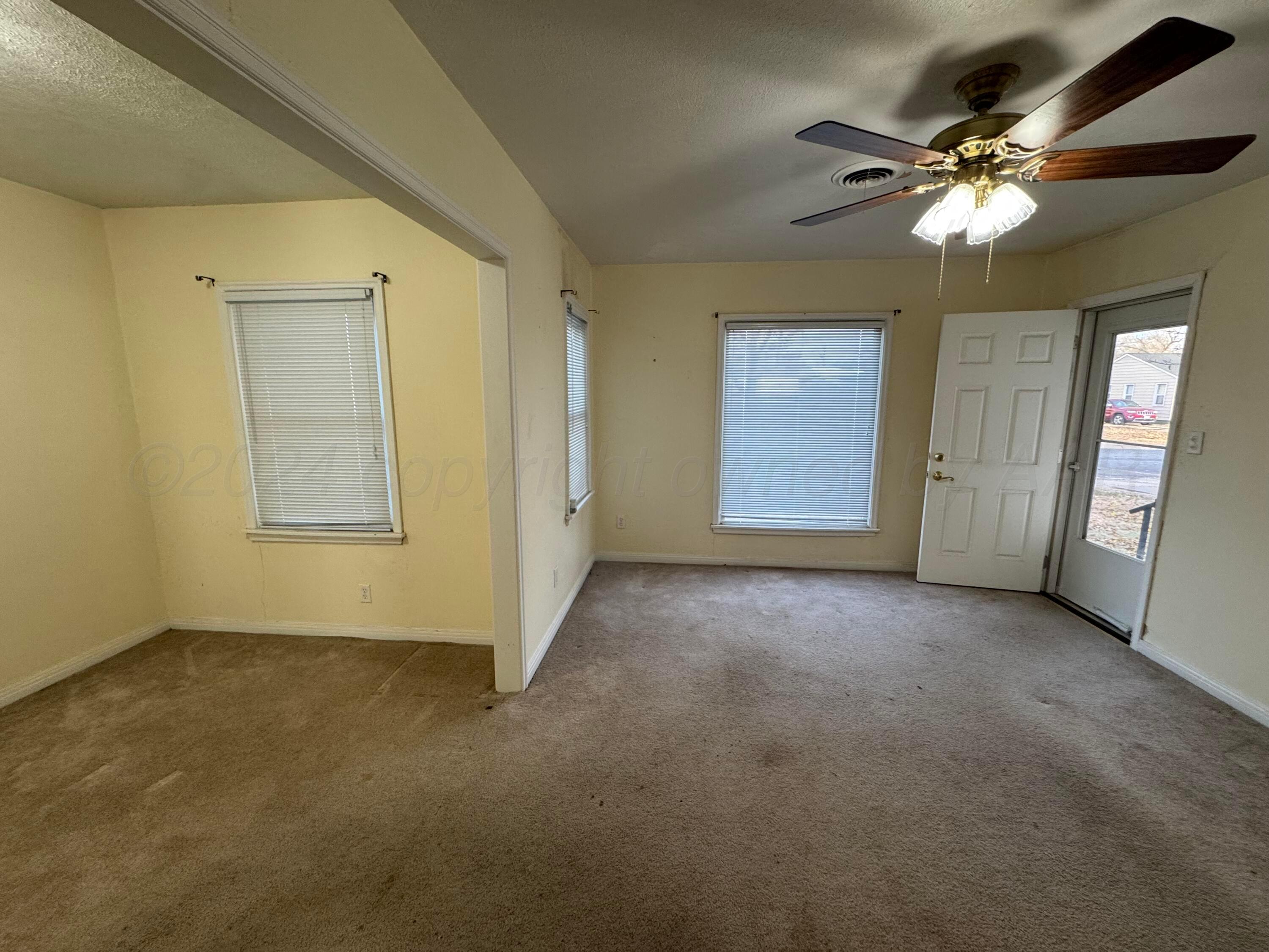 426 Arch Terrace Amarillo, TX 79106 - Photo 12 of 21 Living and dining room