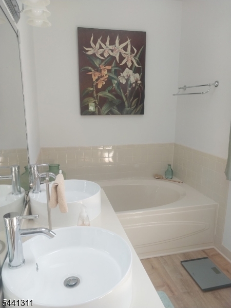 11 Strawberry Hill Road Somerville, NJ 08876 - Photo 5 of 15