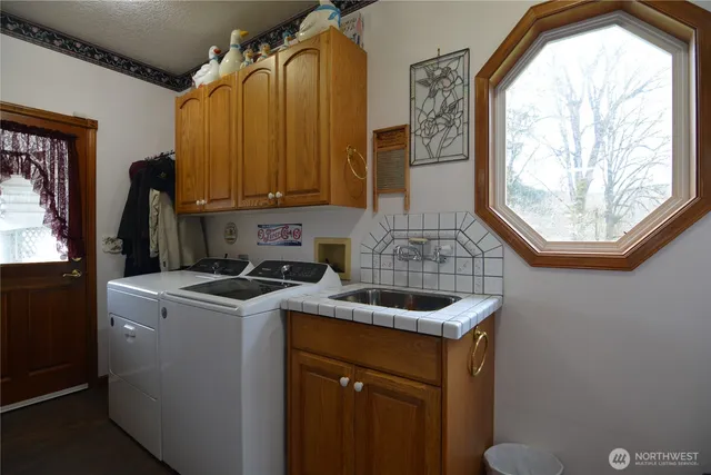 $1,449,900 | 1397 State Route 506, Vader, WA 98593