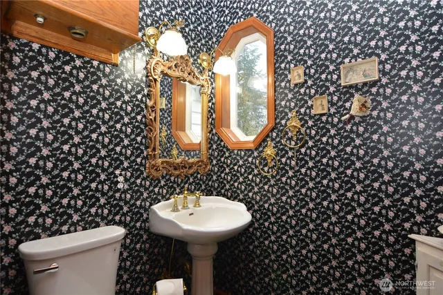 $1,449,900 | 1397 State Route 506, Vader, WA 98593