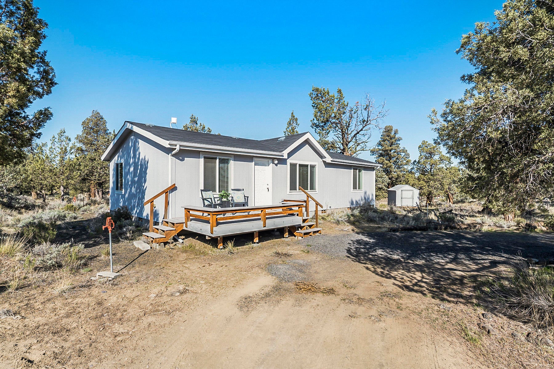 6637 Southwest Badger Road Terrebonne, OR 97760 - Photo 1 of 37 Front of Home