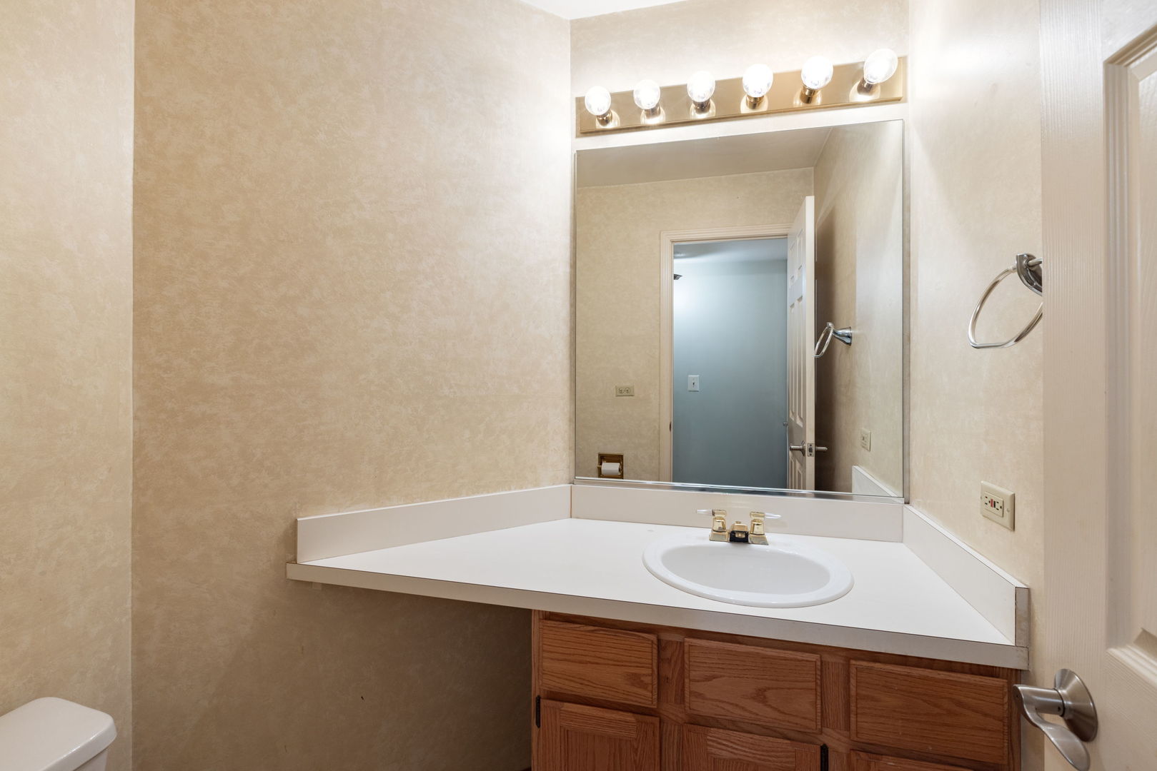 1059 Ridgefield Circle Carol Stream, IL 60188 - Photo 12 of 24