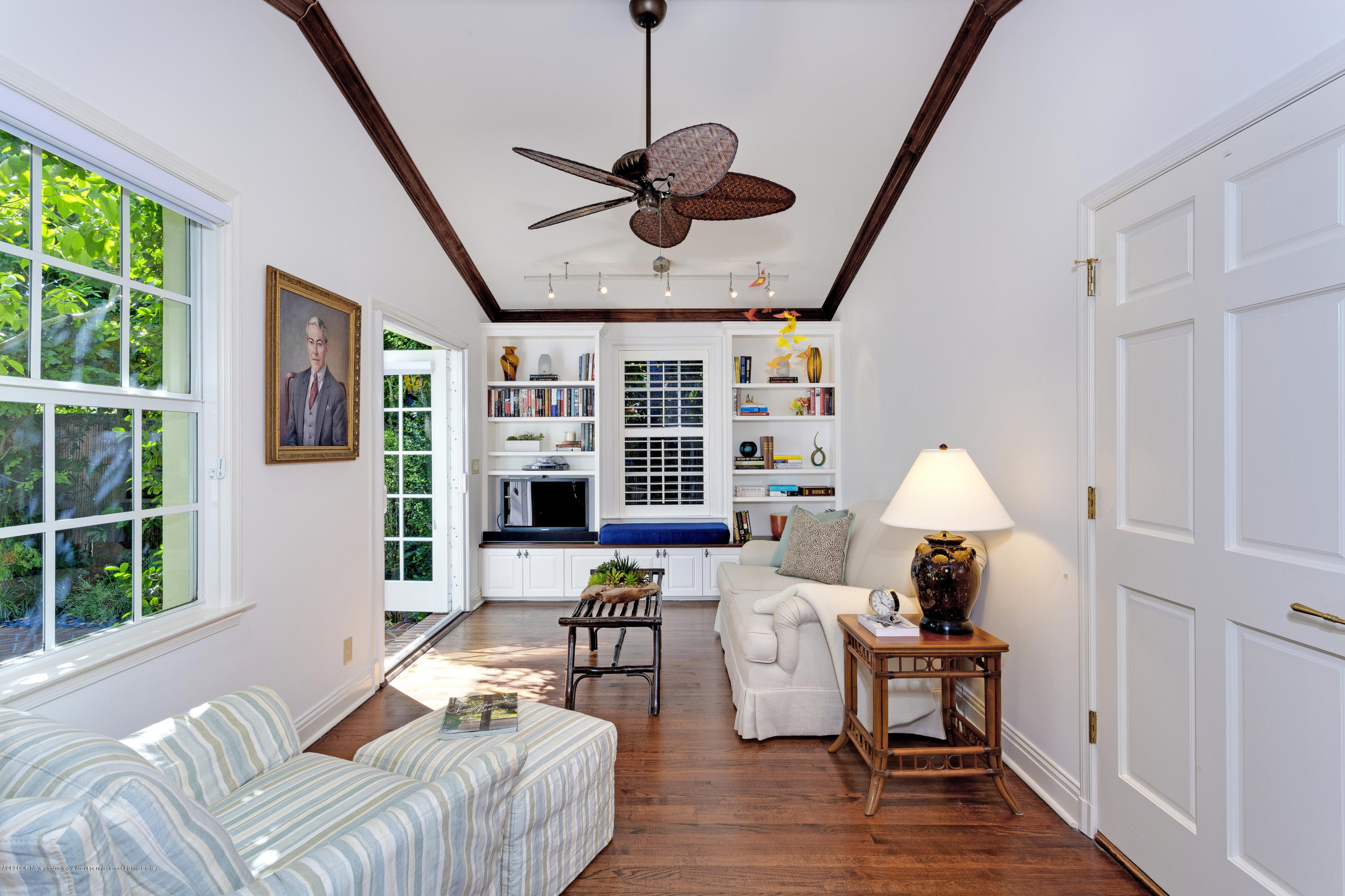 140 Seagate Road Palm Beach, FL 33480 - Photo 9 of 24 FAMILY