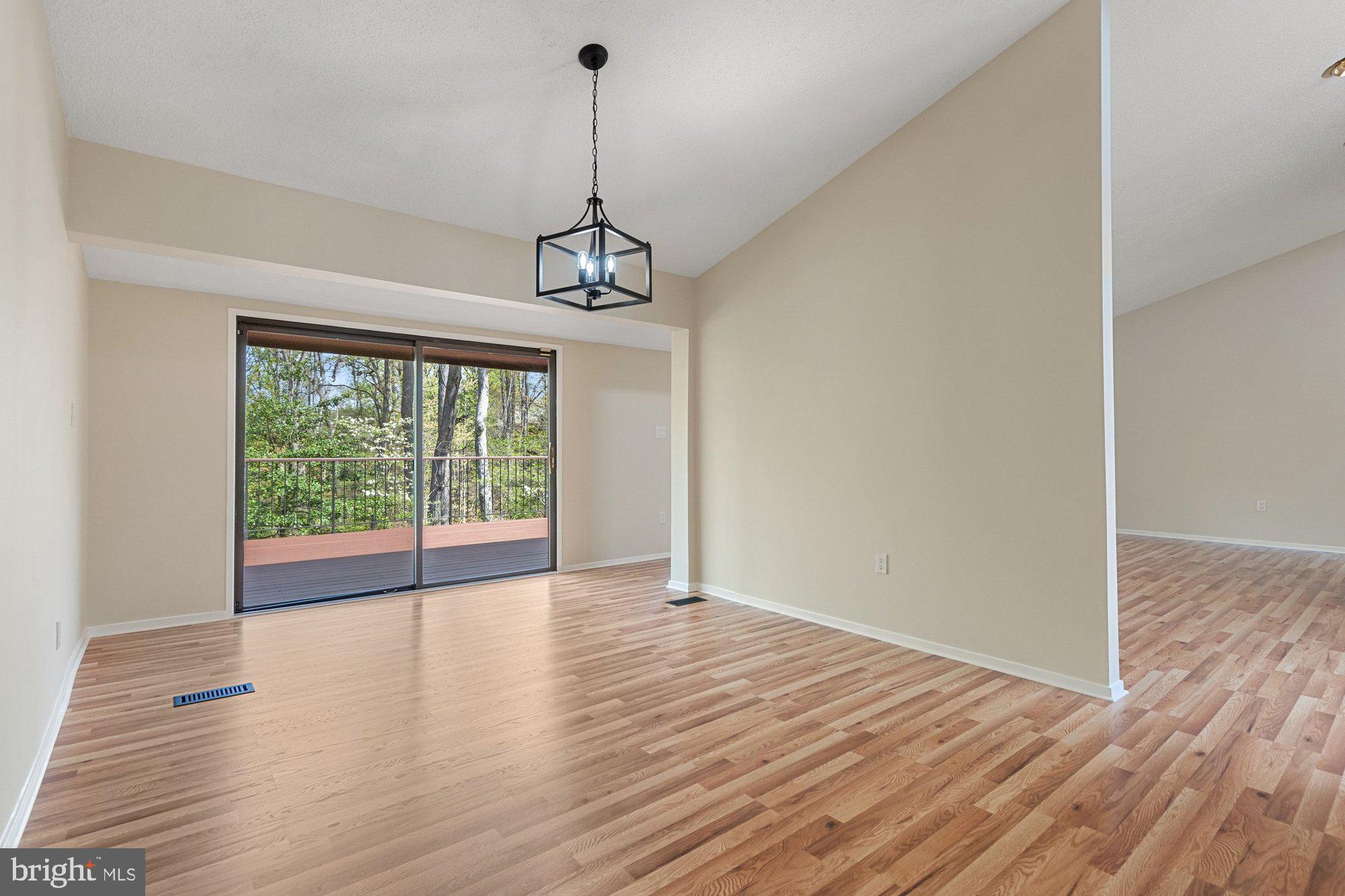 1418 Wolftrap Run Road Vienna, VA 22182 - Photo 11 of 69 Gallery Image 11