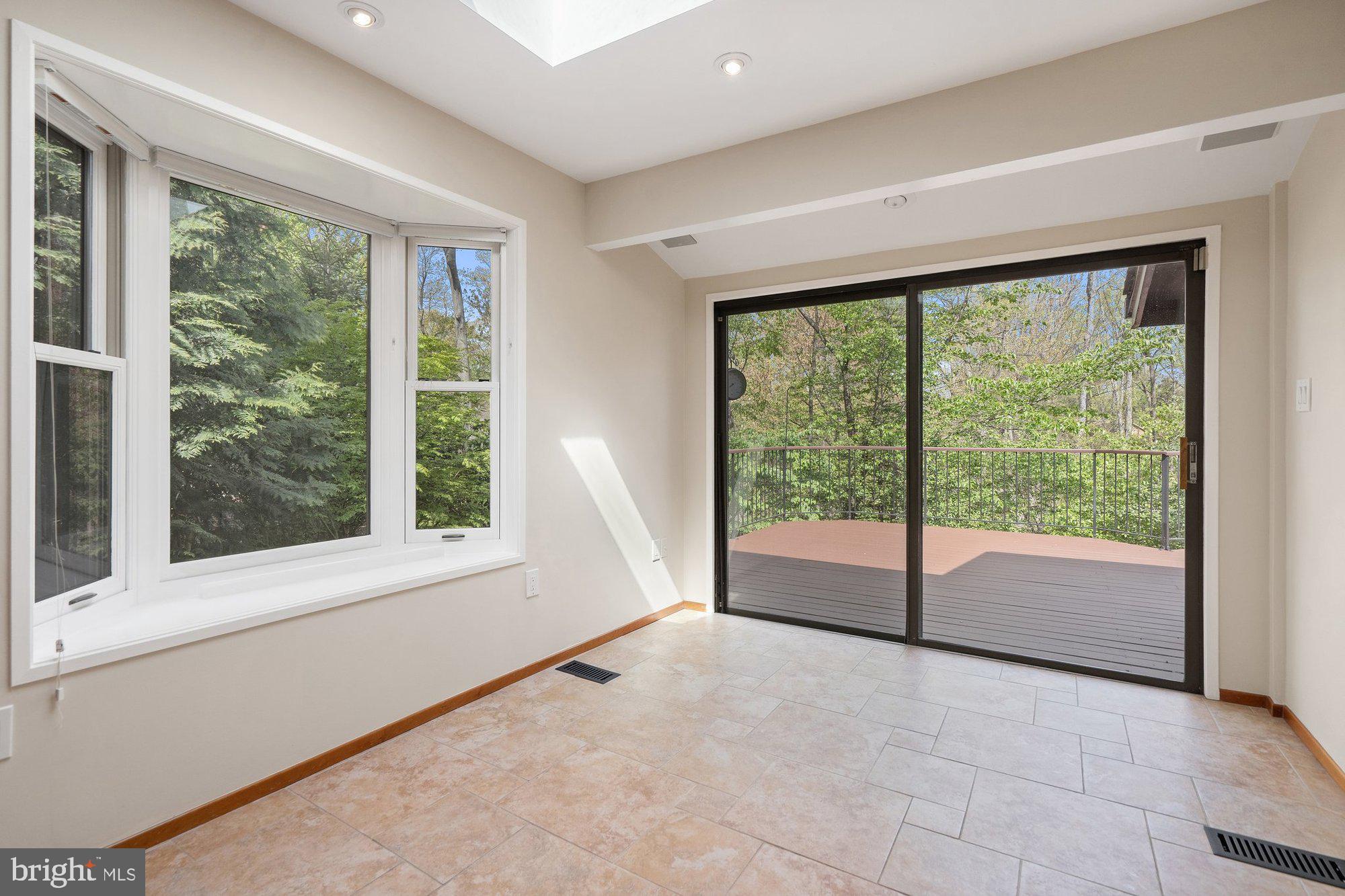 1418 Wolftrap Run Road Vienna, VA 22182 - Photo 17 of 69 Gallery Image 17