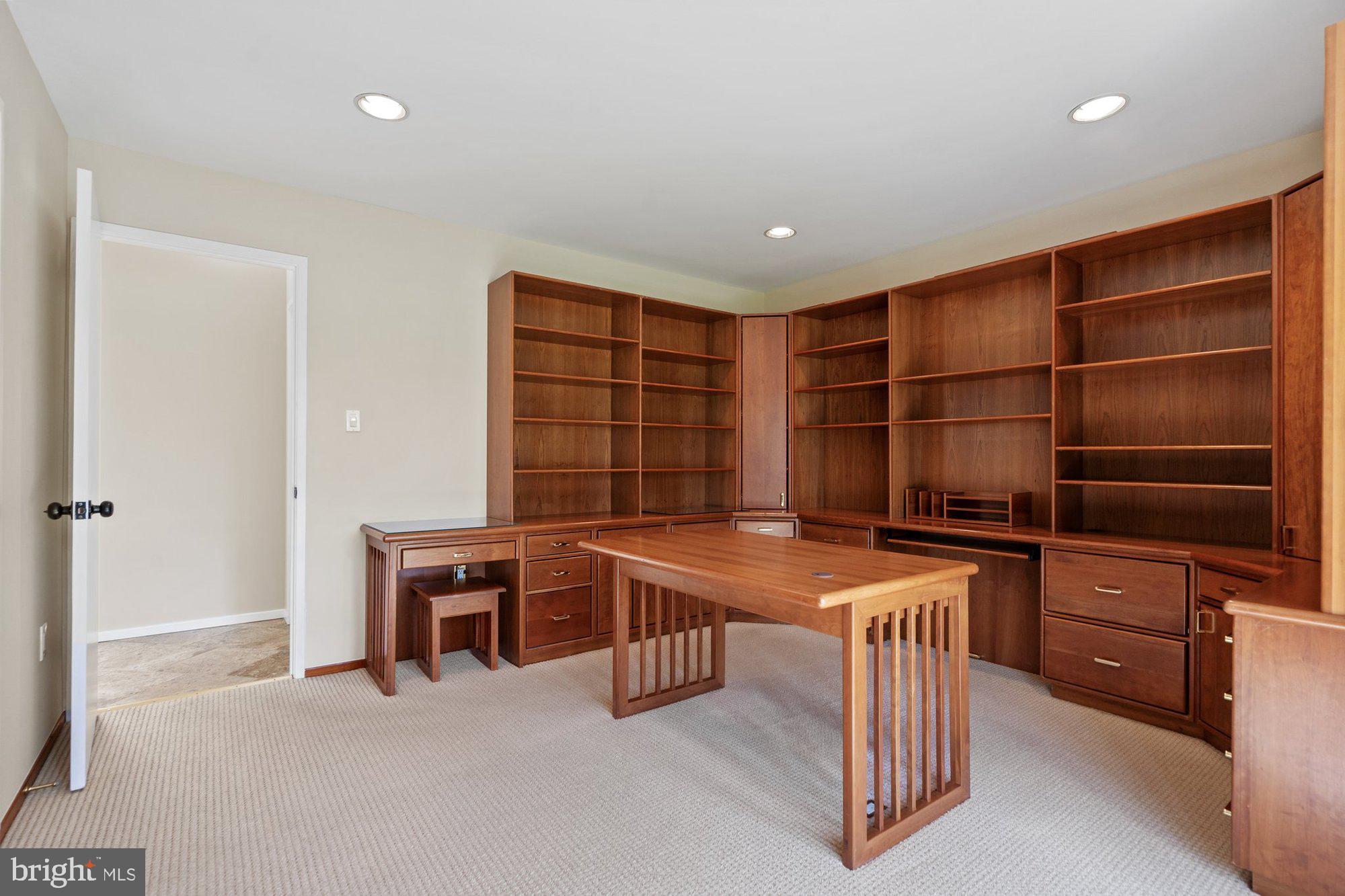 1418 Wolftrap Run Road Vienna, VA 22182 - Photo 24 of 69 Gallery Image 24