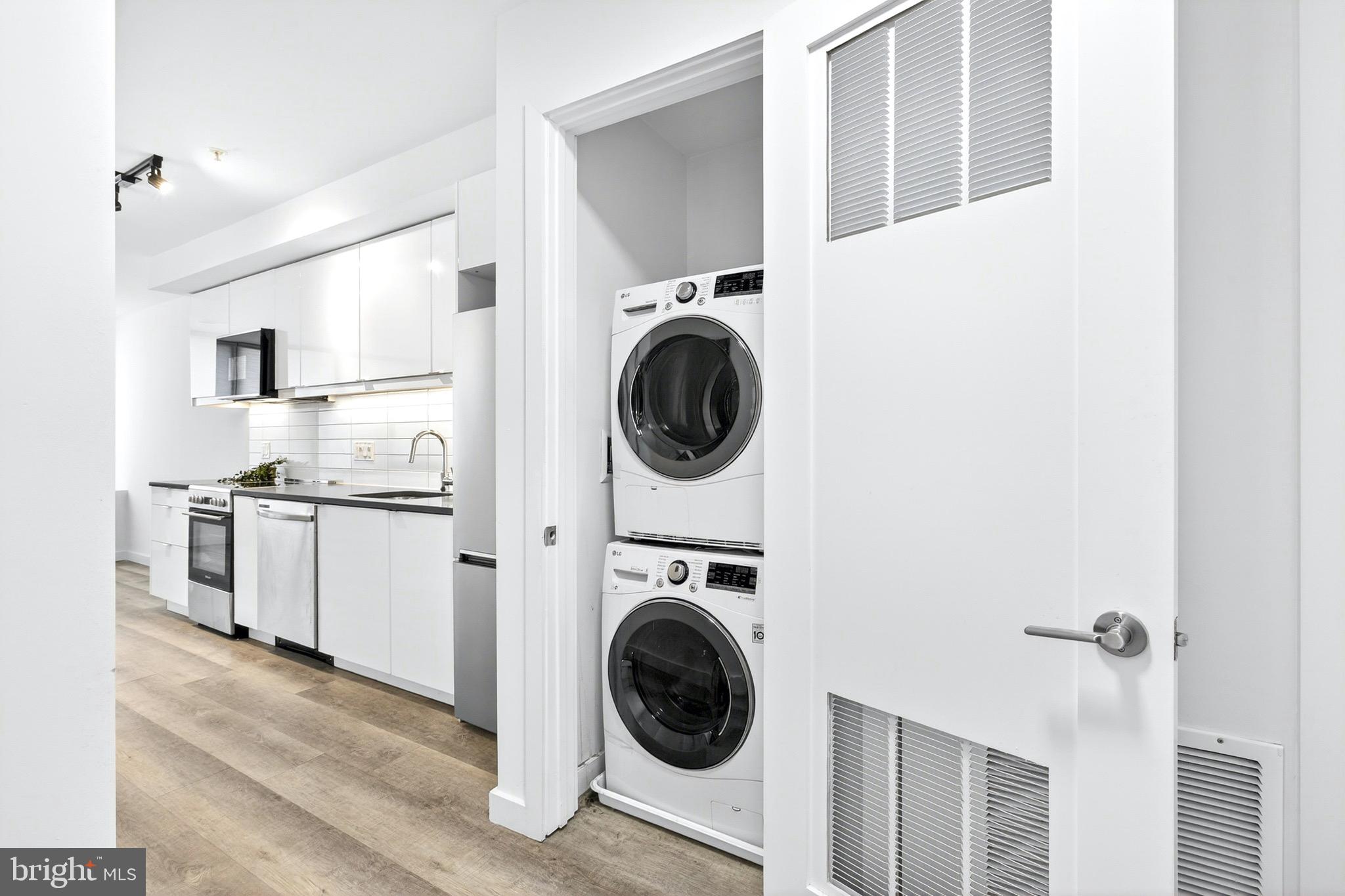 700 Roeder Road, Unit 105 Silver Spring, MD 20910 - Photo 14 of 17 Full Size Washer & Dryer