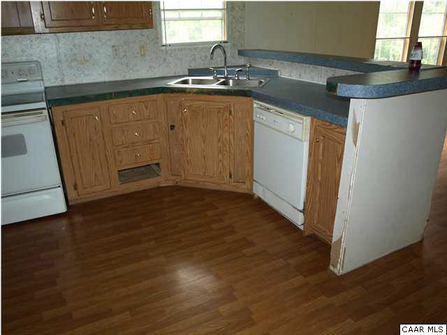 480 Coles Creek Road New Canton, VA 23123 - Photo 5 of 17 Gallery Image 5