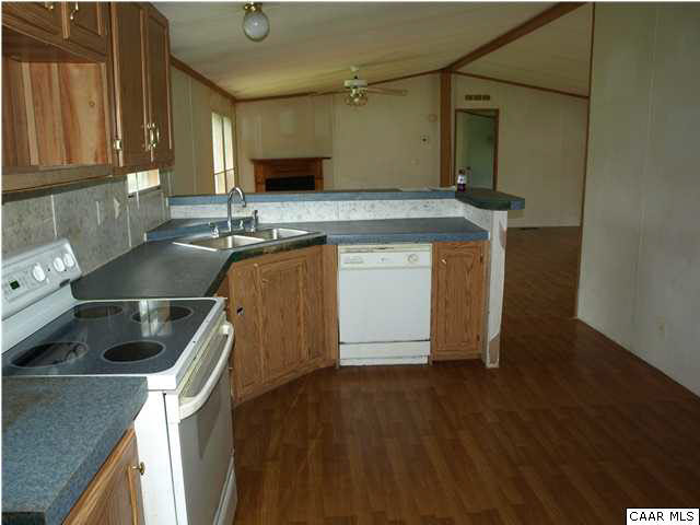 480 Coles Creek Road New Canton, VA 23123 - Photo 6 of 17 Gallery Image 6