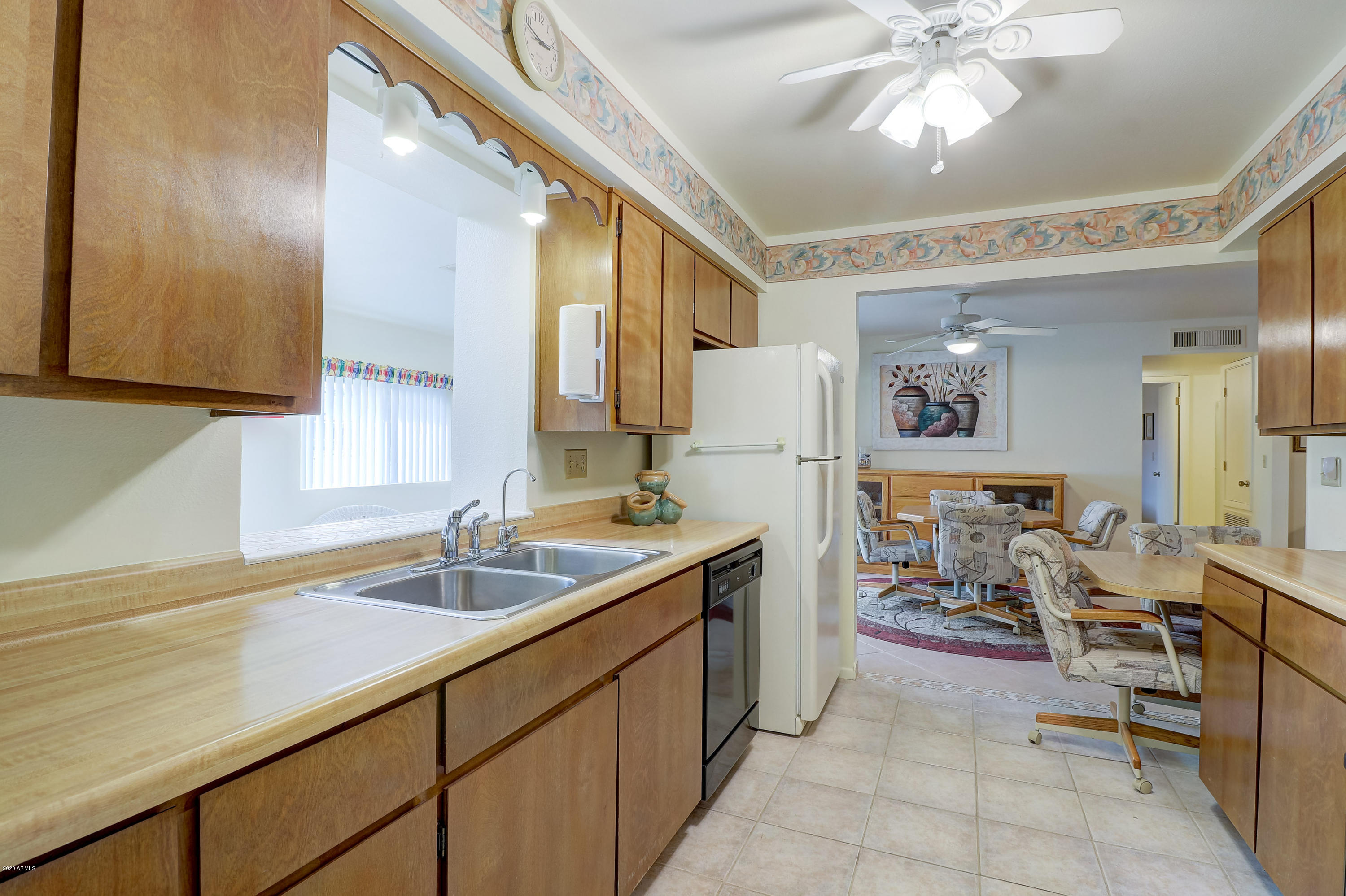 924 South Rochester Mesa, AZ 85206 - Photo 8 of 31 Kitchen to Dining