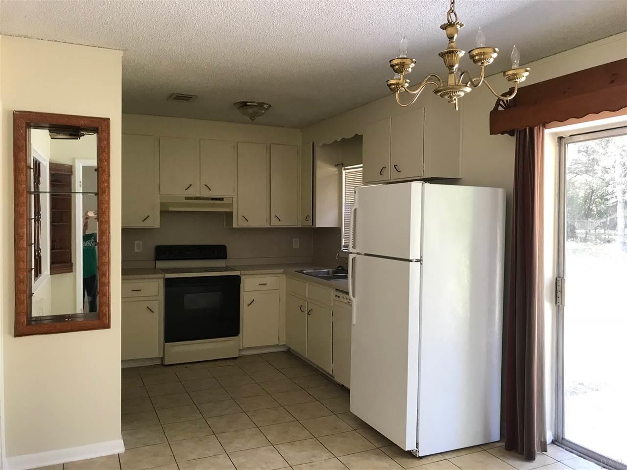6845 Northeast Oakfield Road Pensacola, FL 32503 - Photo 4 of 12