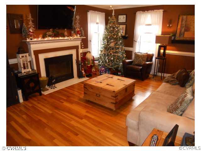 1687 Robindale Road Richmond, VA 23235 - Photo 3 of 12 Den/Family/Great Room