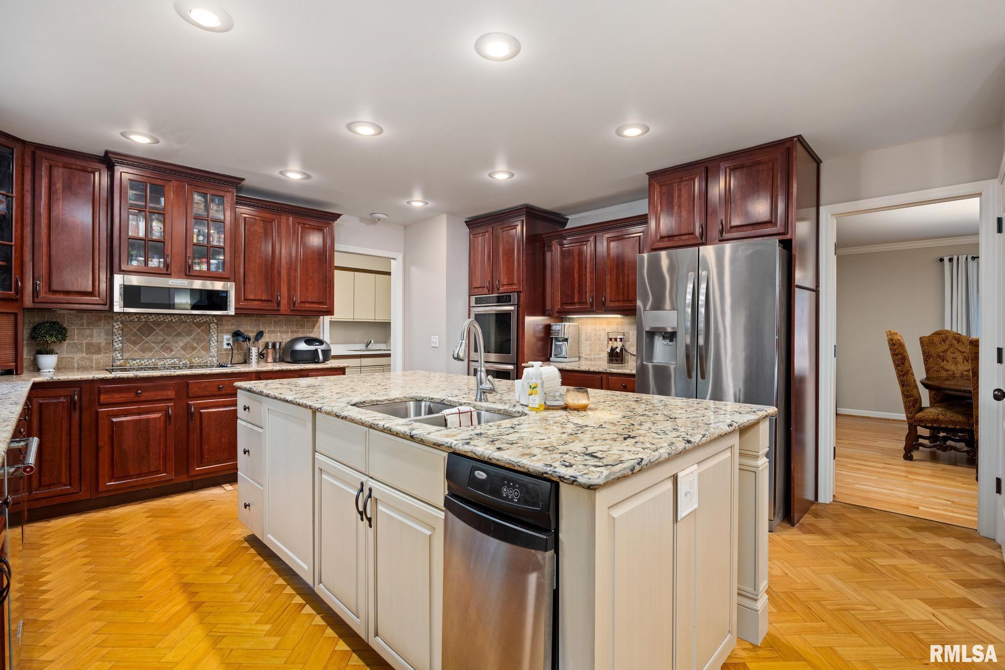 609 West Ravinwoods Road Peoria, IL 61615 - Photo 11 of 40 Gallery Image 11