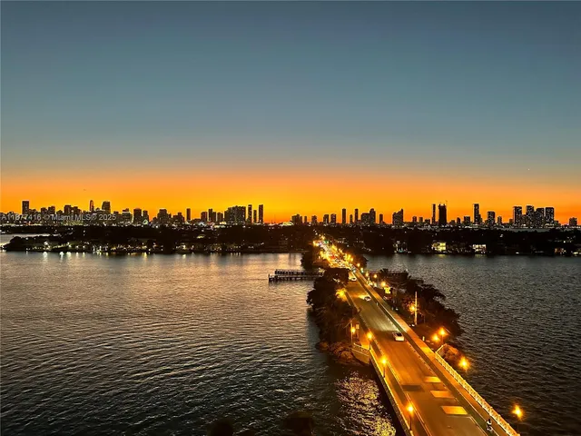 $1,200,000 | 3 Island Avenue, Unit 10D, Miami Beach, FL 33139