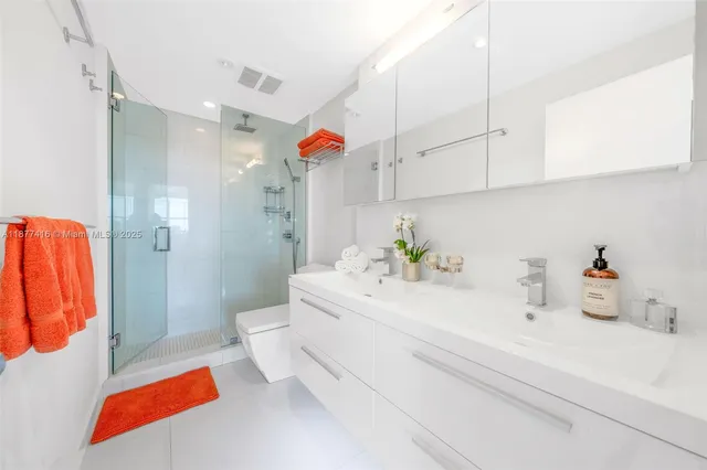 $1,200,000 | 3 Island Avenue, Unit 10D, Miami Beach, FL 33139