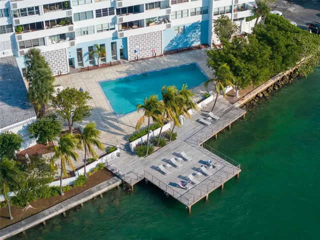 $1,200,000 | 3 Island Avenue, Unit 10D, Miami Beach, FL 33139