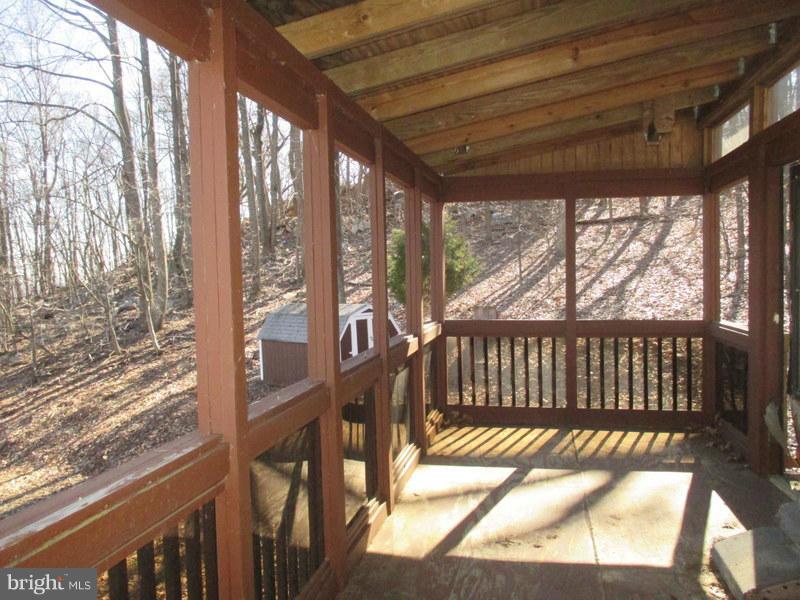 2101 Ridge Road Haymarket, VA 20169 - Photo 9 of 13 Enclosed Deck