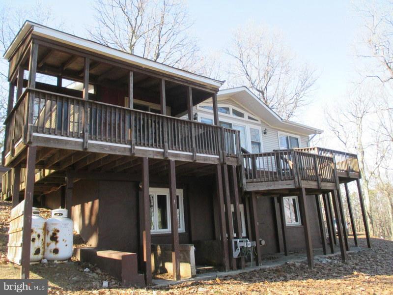 2101 Ridge Road Haymarket, VA 20169 - Photo 10 of 13 Exterior (Rear)