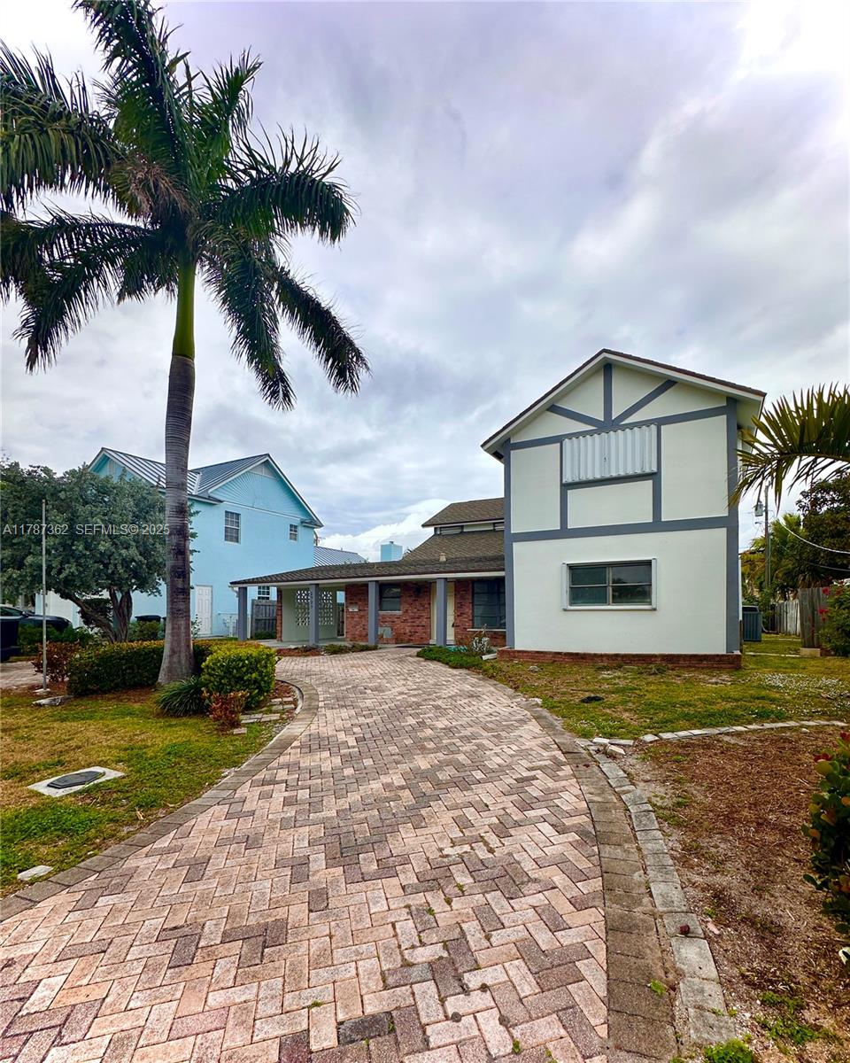 2727 Northeast 31st Court Lighthouse Point, FL 33064 - Photo 3 of 4
