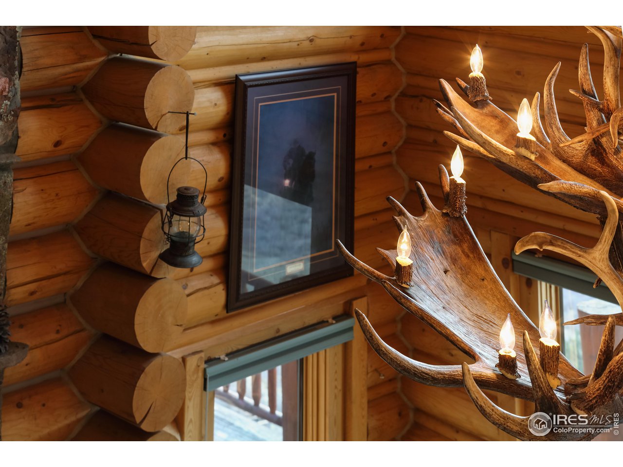 370 Blue Mountain Trail Lyons, CO 80540 - Photo 6 of 37 a view of an entryway