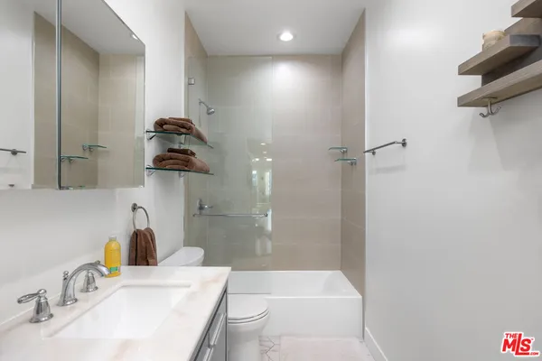 $2,225,000 | 11723 Goshen Avenue, Unit 302, Los Angeles, CA 90049