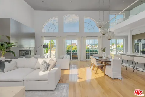 $2,225,000 | 11723 Goshen Avenue, Unit 302, Los Angeles, CA 90049