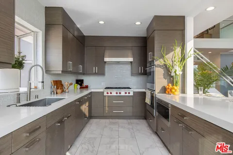 $2,225,000 | 11723 Goshen Avenue, Unit 302, Los Angeles, CA 90049
