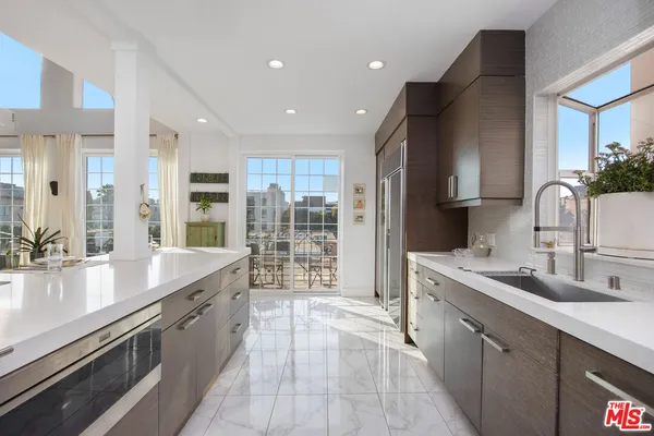 $2,225,000 | 11723 Goshen Avenue, Unit 302, Los Angeles, CA 90049