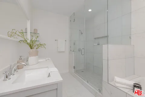 $2,225,000 | 11723 Goshen Avenue, Unit 302, Los Angeles, CA 90049