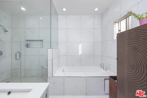 $2,225,000 | 11723 Goshen Avenue, Unit 302, Los Angeles, CA 90049