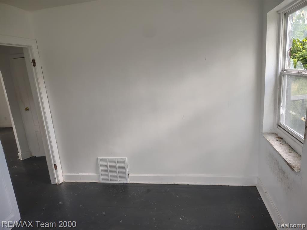 8860 Appoline Street Detroit, MI 48228 - Photo 29 of 45