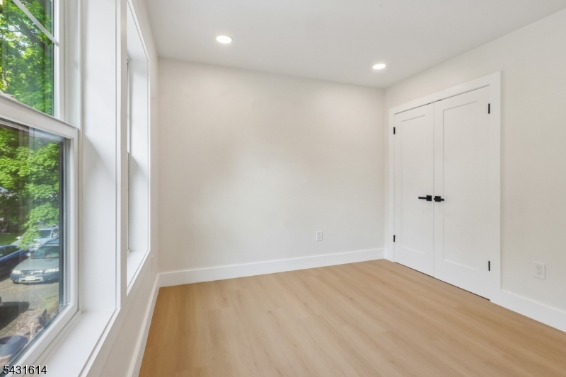 10 Rose Street Edison, NJ 08817 - Photo 31 of 48