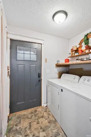 $269,900 | 8761 North 1300 East, Burnettsville, IN 47926