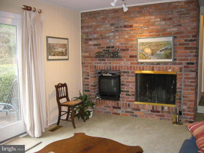 10820 Gainsborough Road Potomac, MD 20854 - Photo 12 of 15 Family Room