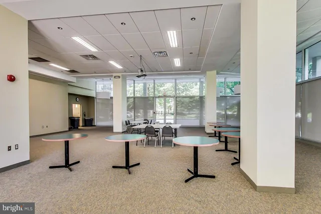 $1,650 | 4600 South Four Mile Run Drive, Unit 1035, Arlington, VA 22204