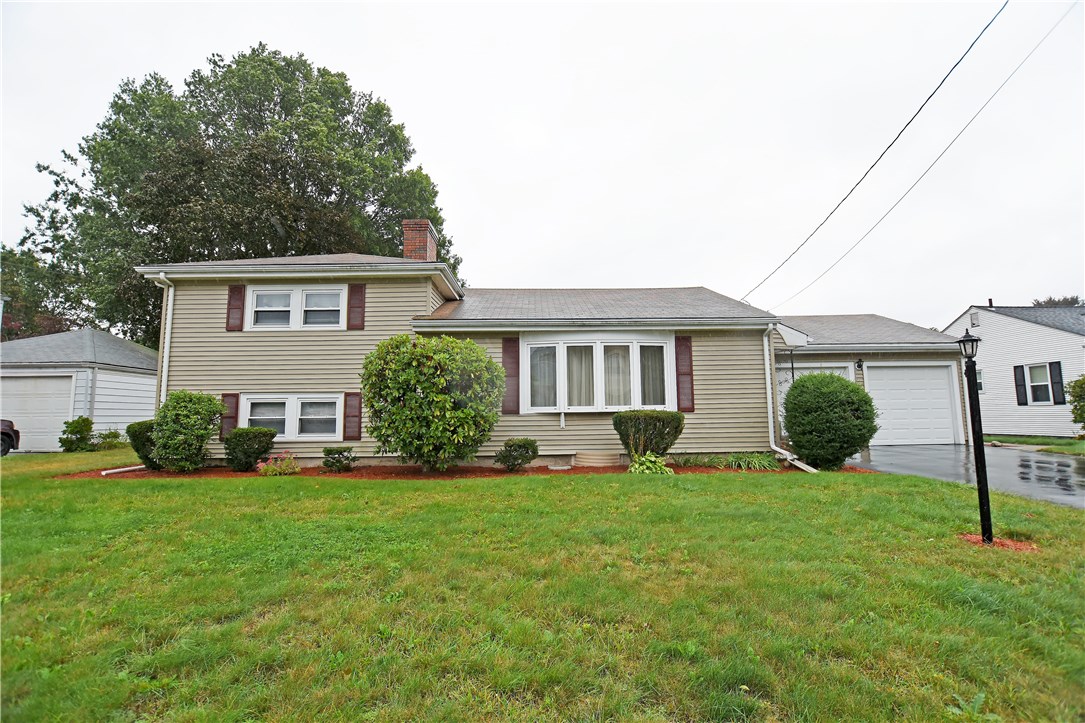 71 Bent Road East Providence, RI 02916 - Photo 1 of 34