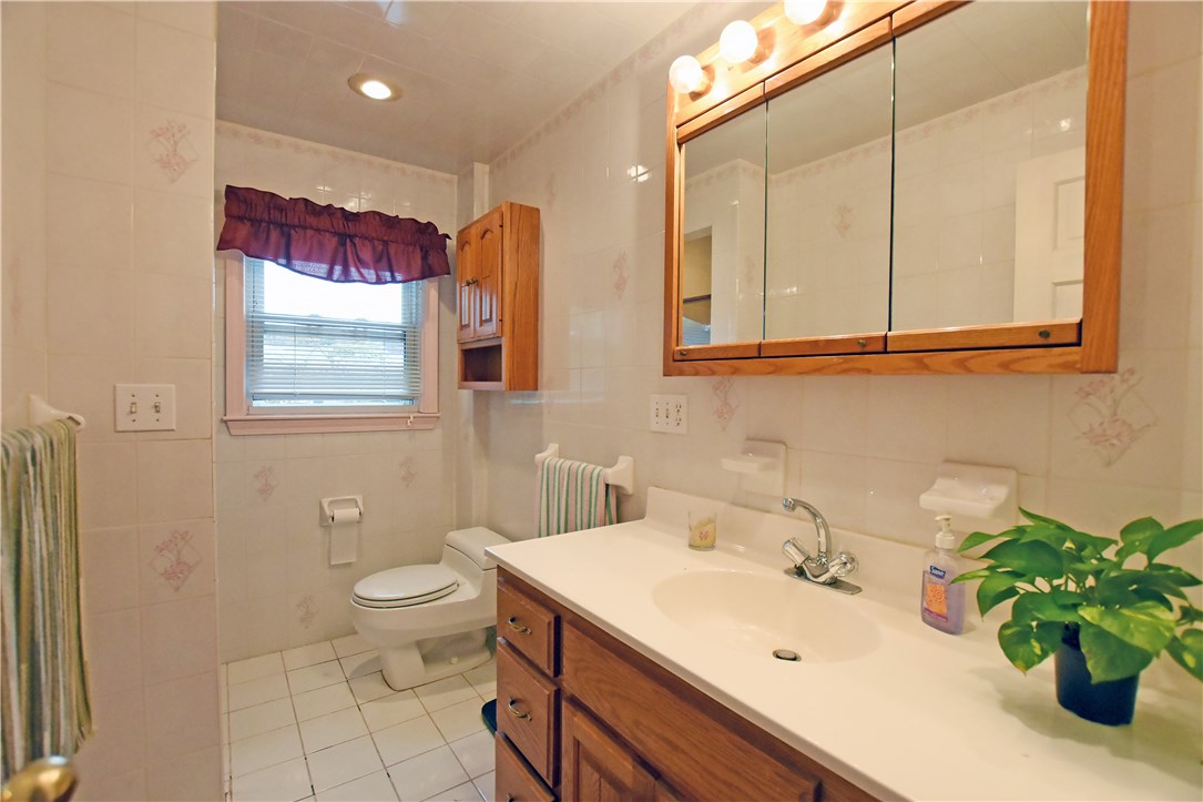 71 Bent Road East Providence, RI 02916 - Photo 22 of 34