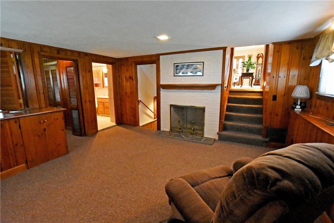71 Bent Road East Providence, RI 02916 - Photo 24 of 34