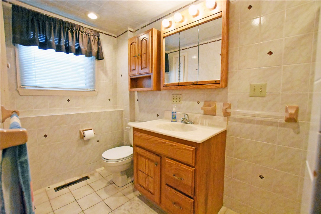 71 Bent Road East Providence, RI 02916 - Photo 26 of 34