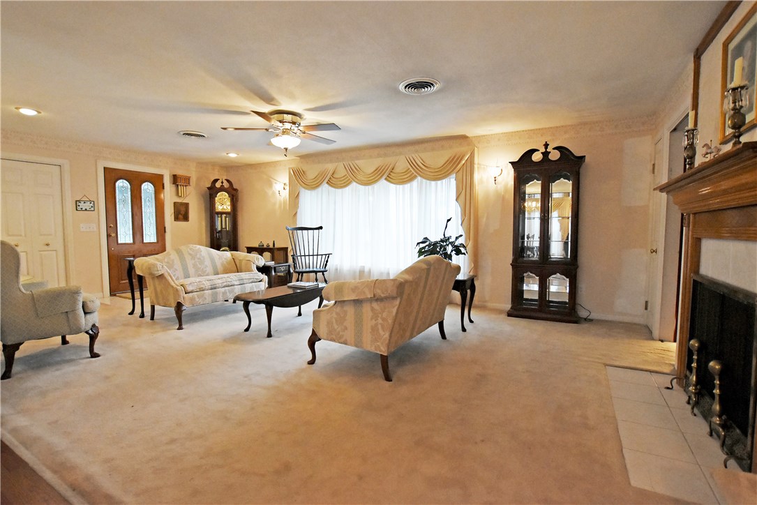 71 Bent Road East Providence, RI 02916 - Photo 6 of 34