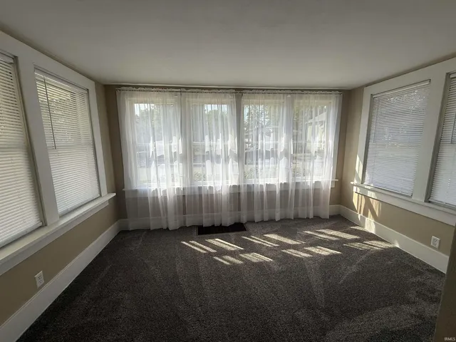 $164,900 | 1242 Dearborn Street, Huntington, IN 46750