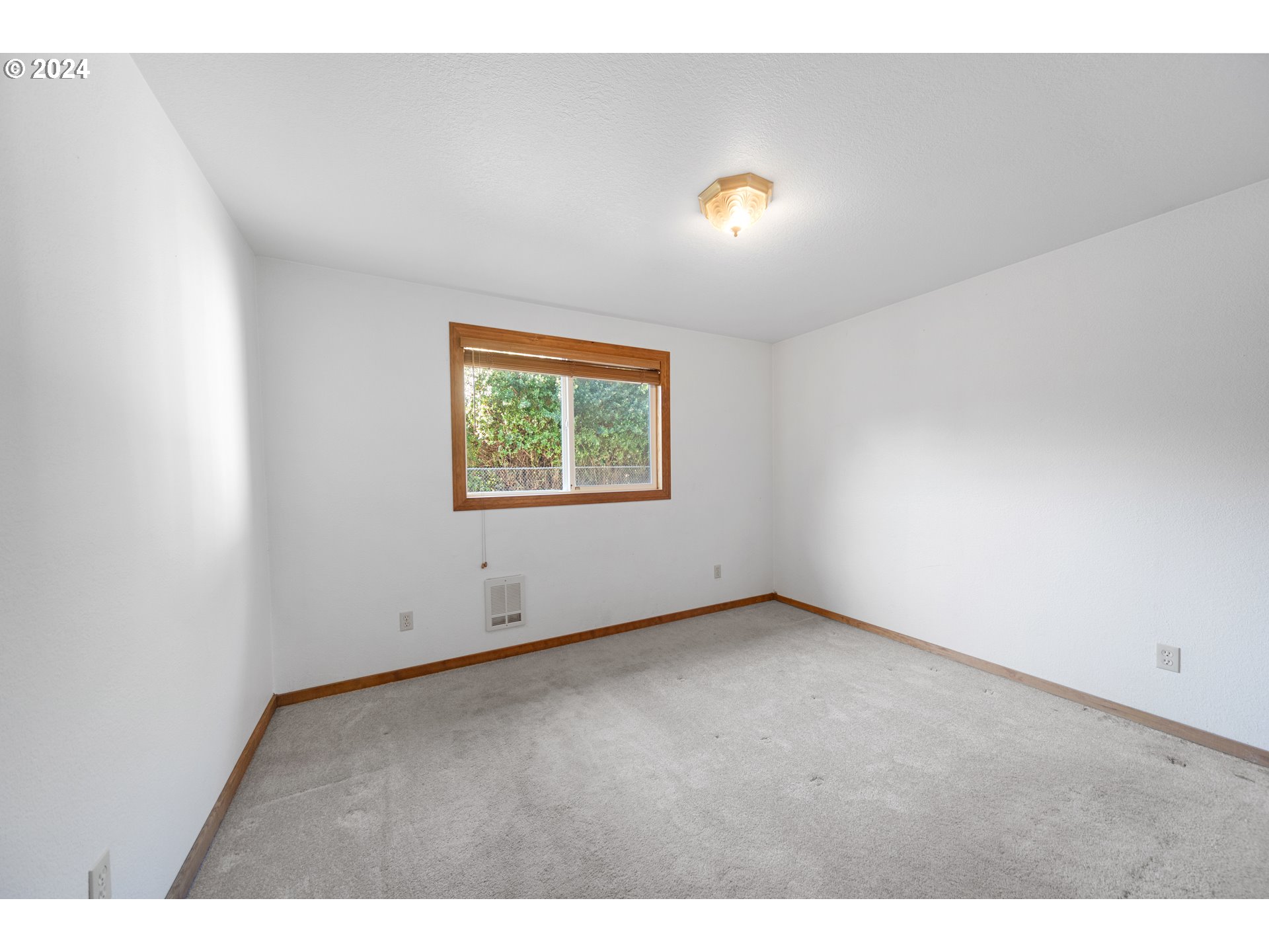 1135 1st Street Northeast Bandon, OR 97411 - Photo 23 of 45