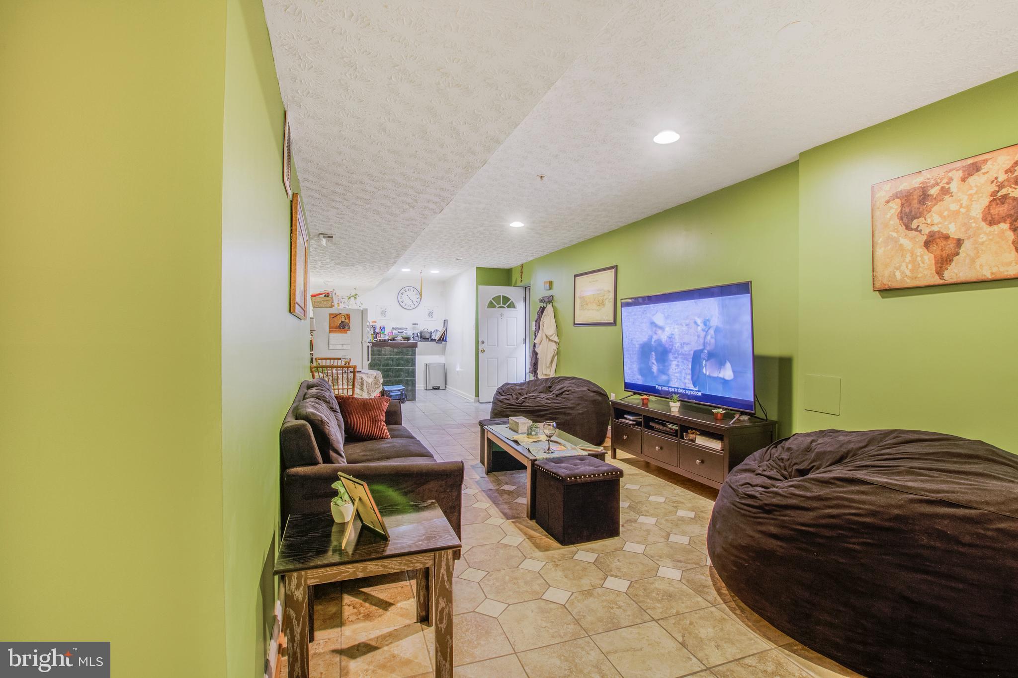 11809 Old Fort Road Fort Washington, MD 20744 - Photo 15 of 40 a living room with furniture