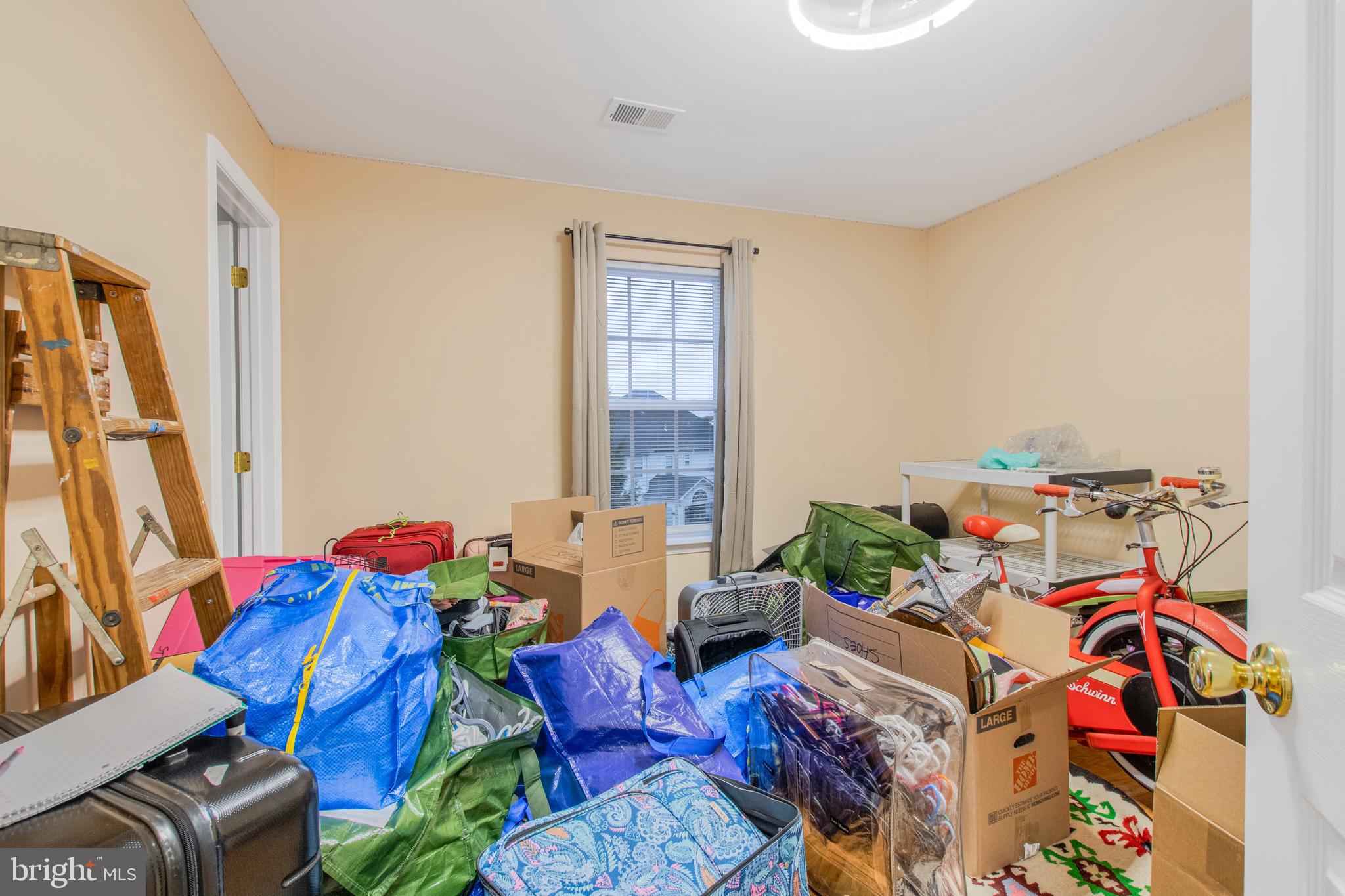 11809 Old Fort Road Fort Washington, MD 20744 - Photo 31 of 40 a living room with furniture and a couch
