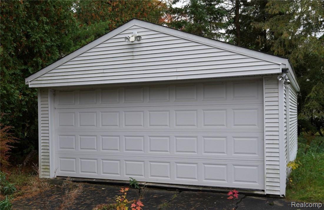 1140 Sigma Road Walled Lake, MI 48390 - Photo 12 of 15 DSC02996r.jpg